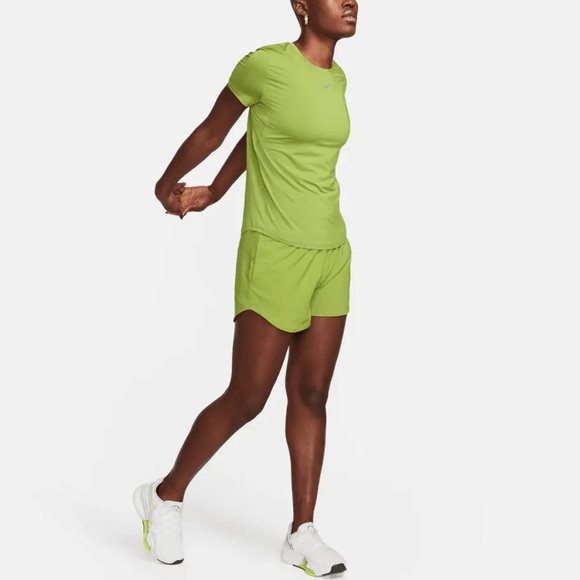 Nike One Classic Women's Dri-FIT Short-Sleeve Top - Picture 4 of 11
